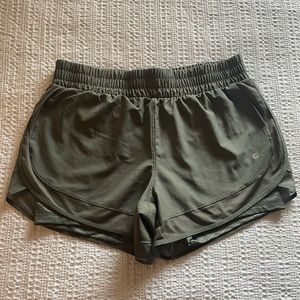 Avia Green Women’s Layered Athletic Shorts - M (8-10)